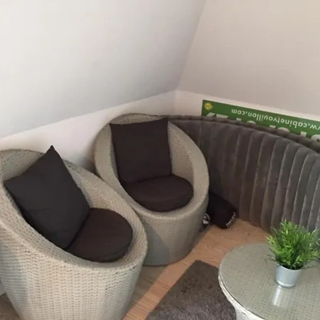 Appartement T2 Avec Balcon Et Ascenseur A - Fr-1-712-39 *